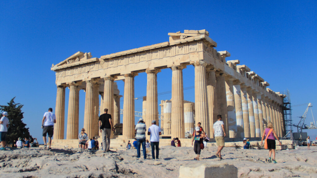 Stay in boutique hotels Athens and visit the Acropolis easily