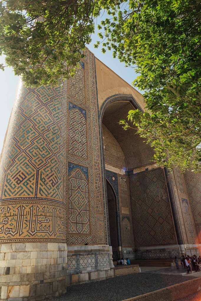 Visit the mosques and stay in the best hotels in Samarkand