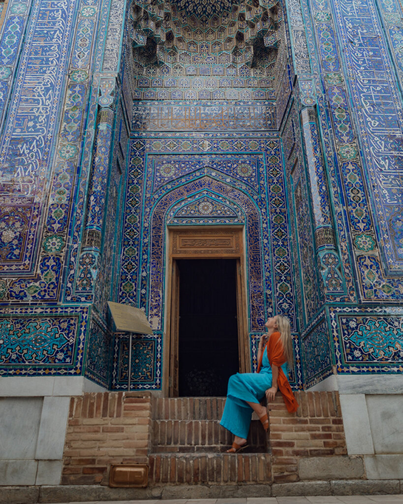 Visit the Mausoleum and stay in the best hotels in Samarkand