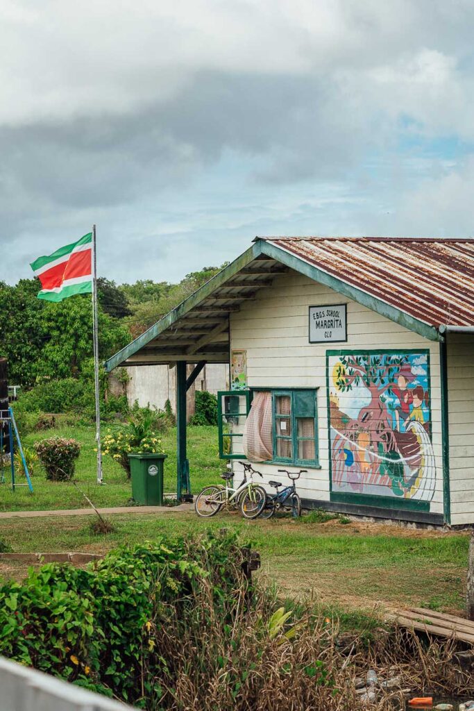 Sights along the way to one of the best hotels in Suriname: Frederiksdrop